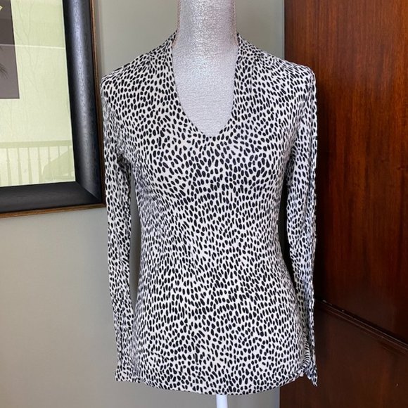 Banana Republic Tops - Banana Republic Womens Leopard Print Knit LS Top